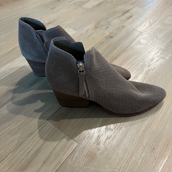 Vince Camuto Nethera Booties - Picture 4 of 4